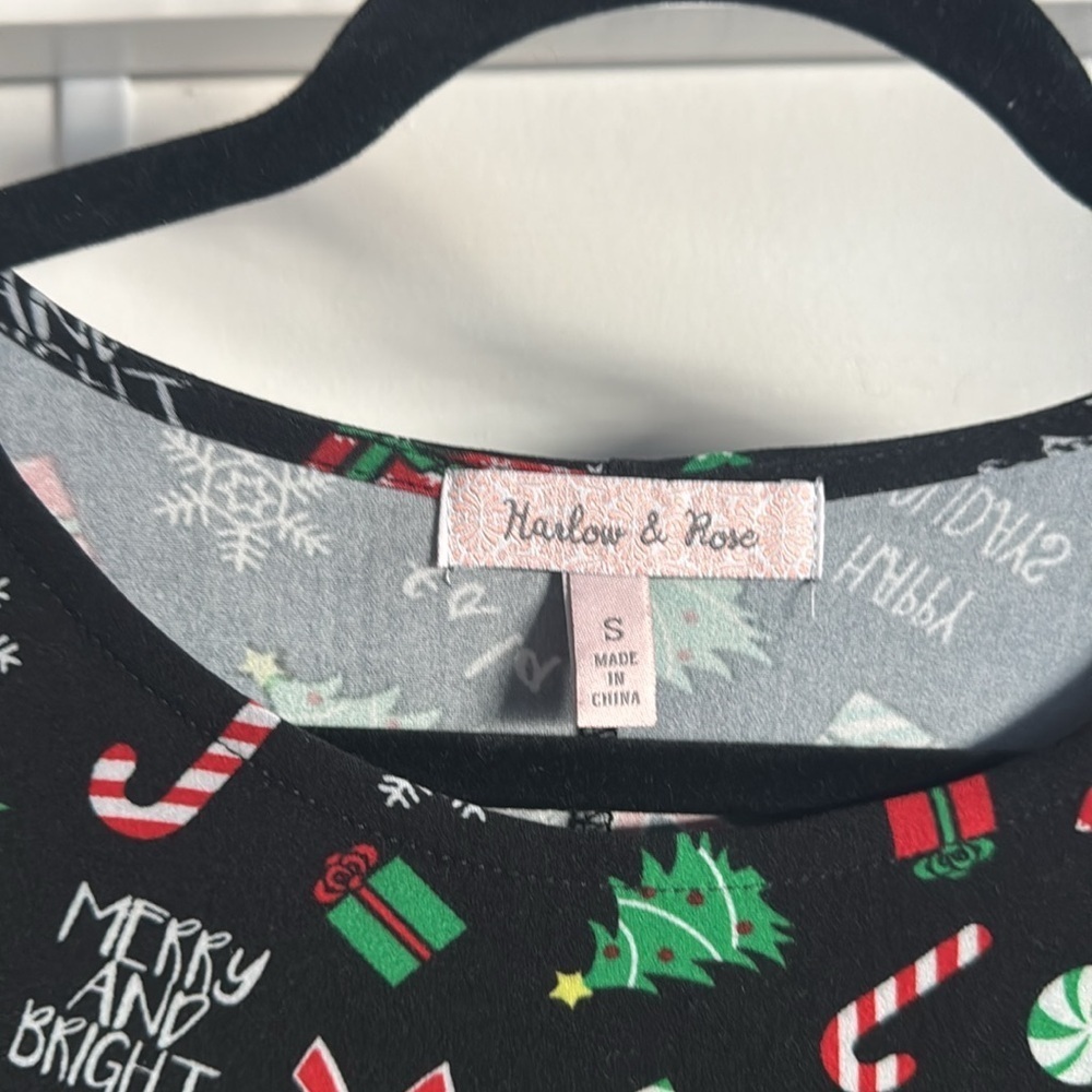 Love sleeve Christmas dress - Picture 2 of 4